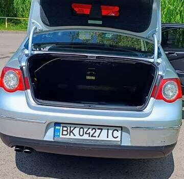 Серый Фольксваген Пассат, объемом двигателя 1.97 л и пробегом 250 тыс. км за 5500 $, фото 11 на Automoto.ua