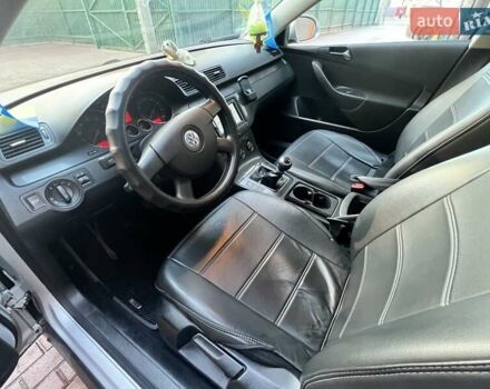 Сірий Фольксваген Пассат, об'ємом двигуна 1.6 л та пробігом 204 тис. км за 5000 $, фото 9 на Automoto.ua