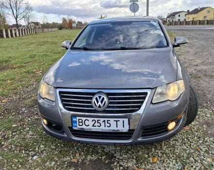 Серый Фольксваген Пассат, объемом двигателя 1.6 л и пробегом 256 тыс. км за 5300 $, фото 2 на Automoto.ua