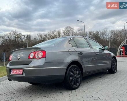 Серый Фольксваген Пассат, объемом двигателя 1.6 л и пробегом 185 тыс. км за 5950 $, фото 13 на Automoto.ua