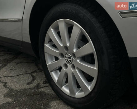 Сірий Фольксваген Пассат, об'ємом двигуна 1.6 л та пробігом 209 тис. км за 6299 $, фото 35 на Automoto.ua