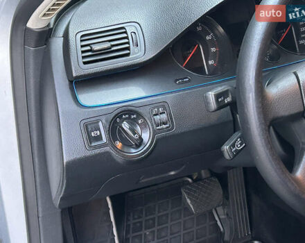 Сірий Фольксваген Пассат, об'ємом двигуна 2 л та пробігом 251 тис. км за 4999 $, фото 20 на Automoto.ua