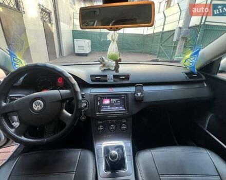 Сірий Фольксваген Пассат, об'ємом двигуна 1.6 л та пробігом 204 тис. км за 5000 $, фото 8 на Automoto.ua