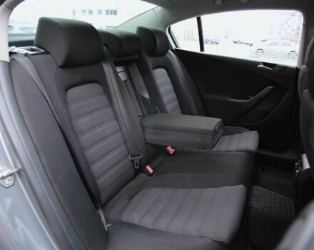 Сірий Фольксваген Пассат, об'ємом двигуна 2 л та пробігом 307 тис. км за 5800 $, фото 8 на Automoto.ua