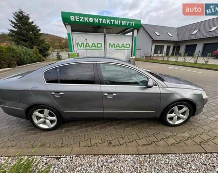 Серый Фольксваген Пассат, объемом двигателя 1.97 л и пробегом 318 тыс. км за 5300 $, фото 5 на Automoto.ua