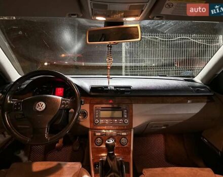 Серый Фольксваген Пассат, объемом двигателя 1.6 л и пробегом 319 тыс. км за 7100 $, фото 8 на Automoto.ua