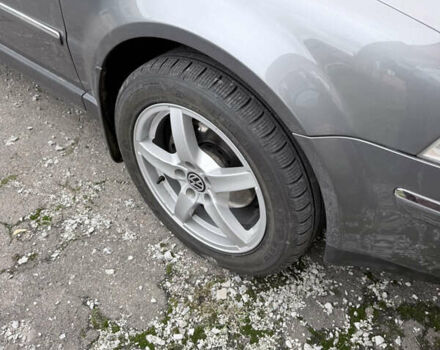 Серый Фольксваген Пассат, объемом двигателя 1.78 л и пробегом 230 тыс. км за 5000 $, фото 6 на Automoto.ua