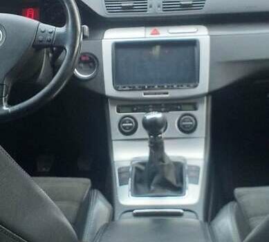 Серый Фольксваген Пассат, объемом двигателя 2 л и пробегом 236 тыс. км за 6500 $, фото 4 на Automoto.ua