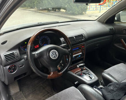 Серый Фольксваген Пассат, объемом двигателя 1.8 л и пробегом 319 тыс. км за 4750 $, фото 2 на Automoto.ua