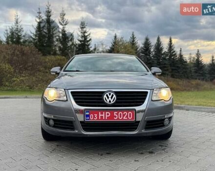 Серый Фольксваген Пассат, объемом двигателя 1.6 л и пробегом 185 тыс. км за 5950 $, фото 2 на Automoto.ua