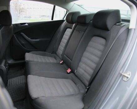 Сірий Фольксваген Пассат, об'ємом двигуна 2 л та пробігом 307 тис. км за 5800 $, фото 7 на Automoto.ua