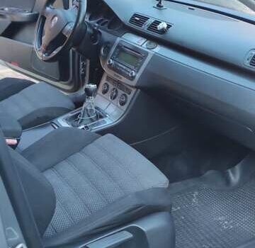 Сірий Фольксваген Пассат, об'ємом двигуна 2 л та пробігом 320 тис. км за 4800 $, фото 6 на Automoto.ua