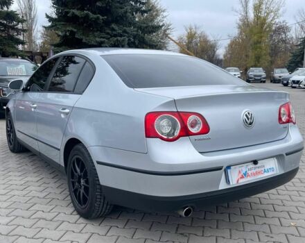 Серый Фольксваген Пассат, объемом двигателя 1.6 л и пробегом 236 тыс. км за 6400 $, фото 4 на Automoto.ua