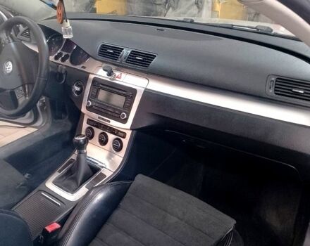 Серый Фольксваген Пассат, объемом двигателя 2 л и пробегом 270 тыс. км за 4700 $, фото 3 на Automoto.ua