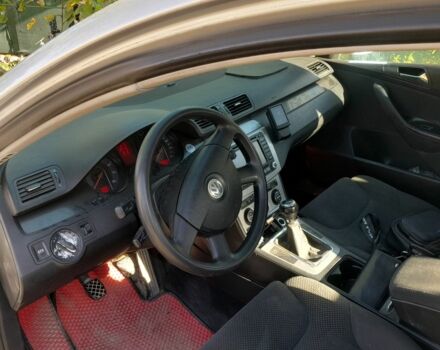 Серый Фольксваген Пассат, объемом двигателя 1.6 л и пробегом 280 тыс. км за 4000 $, фото 5 на Automoto.ua