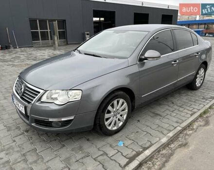 Серый Фольксваген Пассат, объемом двигателя 2 л и пробегом 287 тыс. км за 6000 $, фото 2 на Automoto.ua