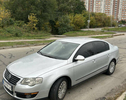 Серый Фольксваген Пассат, объемом двигателя 1.6 л и пробегом 267 тыс. км за 5000 $, фото 4 на Automoto.ua