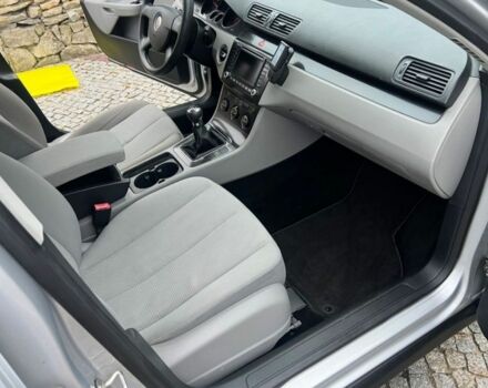 Серый Фольксваген Пассат, объемом двигателя 2 л и пробегом 299 тыс. км за 2200 $, фото 7 на Automoto.ua