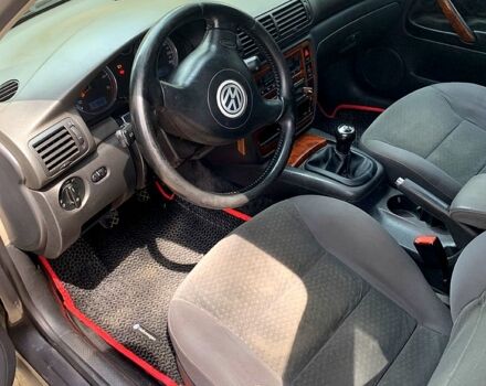 Сірий Фольксваген Пассат, об'ємом двигуна 2 л та пробігом 294 тис. км за 5300 $, фото 3 на Automoto.ua