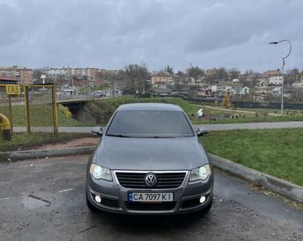 Серый Фольксваген Пассат, объемом двигателя 1.6 л и пробегом 256 тыс. км за 5800 $, фото 1 на Automoto.ua