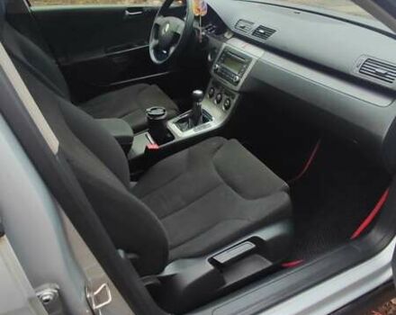 Серый Фольксваген Пассат, объемом двигателя 1.97 л и пробегом 304 тыс. км за 5000 $, фото 10 на Automoto.ua