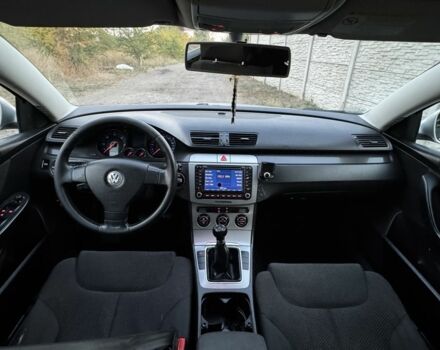 Серый Фольксваген Пассат, объемом двигателя 2 л и пробегом 350 тыс. км за 3100 $, фото 5 на Automoto.ua