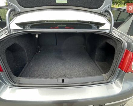 Серый Фольксваген Пассат, объемом двигателя 2 л и пробегом 300 тыс. км за 6500 $, фото 5 на Automoto.ua