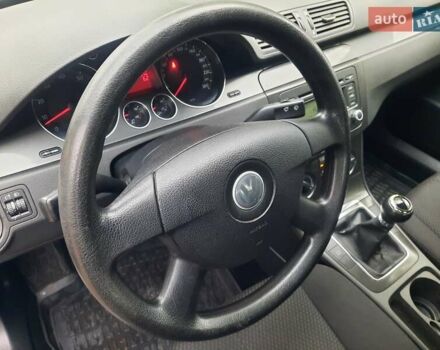 Серый Фольксваген Пассат, объемом двигателя 1.6 л и пробегом 175 тыс. км за 6850 $, фото 32 на Automoto.ua