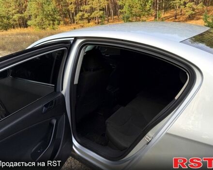 Сірий Фольксваген Пассат, об'ємом двигуна 2 л та пробігом 245 тис. км за 4900 $, фото 5 на Automoto.ua