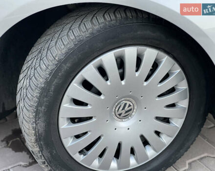 Серый Фольксваген Пассат, объемом двигателя 1.6 л и пробегом 227 тыс. км за 5599 $, фото 25 на Automoto.ua