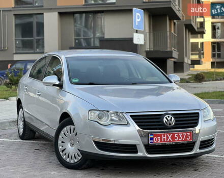 Серый Фольксваген Пассат, объемом двигателя 1.6 л и пробегом 227 тыс. км за 5599 $, фото 1 на Automoto.ua