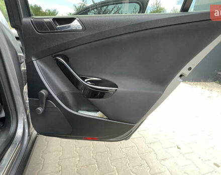 Серый Фольксваген Пассат, объемом двигателя 2 л и пробегом 300 тыс. км за 6500 $, фото 40 на Automoto.ua