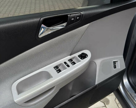 Сірий Фольксваген Пассат, об'ємом двигуна 1.98 л та пробігом 268 тис. км за 7000 $, фото 13 на Automoto.ua