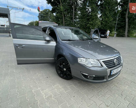 Серый Фольксваген Пассат, объемом двигателя 2 л и пробегом 300 тыс. км за 6500 $, фото 1 на Automoto.ua