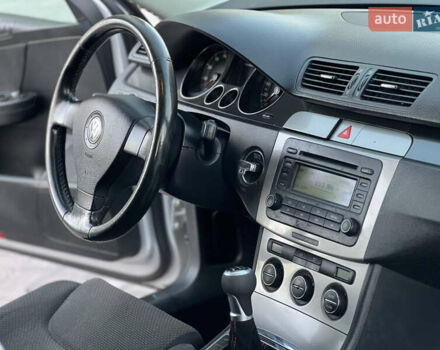 Серый Фольксваген Пассат, объемом двигателя 1.6 л и пробегом 227 тыс. км за 5599 $, фото 71 на Automoto.ua