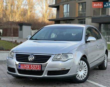 Серый Фольксваген Пассат, объемом двигателя 1.6 л и пробегом 227 тыс. км за 5599 $, фото 44 на Automoto.ua