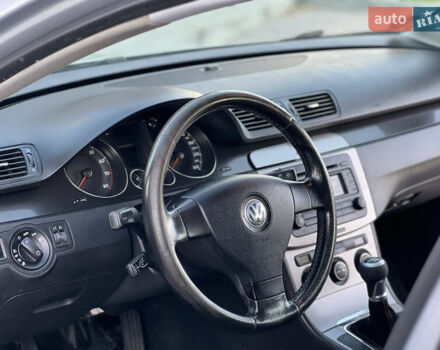 Серый Фольксваген Пассат, объемом двигателя 1.6 л и пробегом 227 тыс. км за 5599 $, фото 62 на Automoto.ua