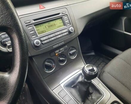 Серый Фольксваген Пассат, объемом двигателя 1.6 л и пробегом 175 тыс. км за 6850 $, фото 27 на Automoto.ua