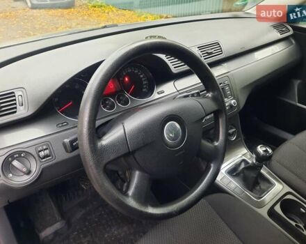 Серый Фольксваген Пассат, объемом двигателя 1.6 л и пробегом 175 тыс. км за 6850 $, фото 35 на Automoto.ua