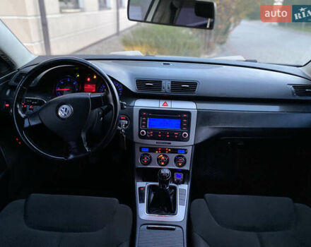 Серый Фольксваген Пассат, объемом двигателя 2 л и пробегом 270 тыс. км за 5750 $, фото 53 на Automoto.ua