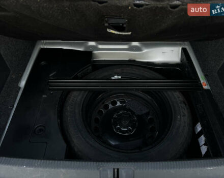 Серый Фольксваген Пассат, объемом двигателя 1.6 л и пробегом 227 тыс. км за 5599 $, фото 83 на Automoto.ua