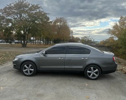 Сірий Фольксваген Пассат, об'ємом двигуна 3.6 л та пробігом 207 тис. км за 4500 $, фото 4 на Automoto.ua