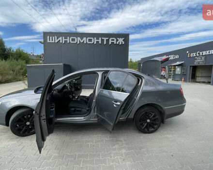 Серый Фольксваген Пассат, объемом двигателя 2 л и пробегом 300 тыс. км за 6500 $, фото 3 на Automoto.ua