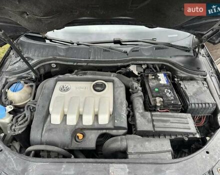 Фольксваген Пассат 2006 у Бердичеве на Automoto.ua Сірий Фольксваген Пассат, об'ємом двигуна 1.9 л та пробігом 330 тис. км за 5700 $, фото 12 на Automoto.ua