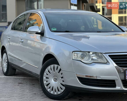 Серый Фольксваген Пассат, объемом двигателя 1.6 л и пробегом 227 тыс. км за 5599 $, фото 18 на Automoto.ua