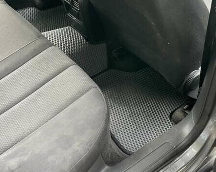 Серый Фольксваген Пассат, объемом двигателя 2 л и пробегом 300 тыс. км за 6500 $, фото 12 на Automoto.ua