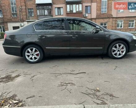 Фольксваген Пассат 2006 у Бердичеве на Automoto.ua Сірий Фольксваген Пассат, об'ємом двигуна 1.9 л та пробігом 330 тис. км за 5700 $, фото 4 на Automoto.ua