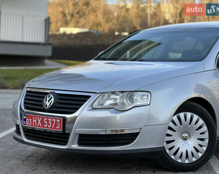Серый Фольксваген Пассат, объемом двигателя 1.6 л и пробегом 227 тыс. км за 5599 $, фото 36 на Automoto.ua