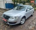 Серый Фольксваген Пассат, объемом двигателя 1.6 л и пробегом 175 тыс. км за 6850 $, фото 1 на Automoto.ua