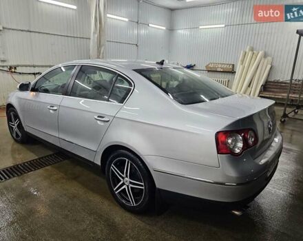 Серый Фольксваген Пассат, объемом двигателя 2 л и пробегом 220 тыс. км за 7200 $, фото 2 на Automoto.ua